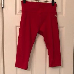 Lorna Jane red Capri leggings